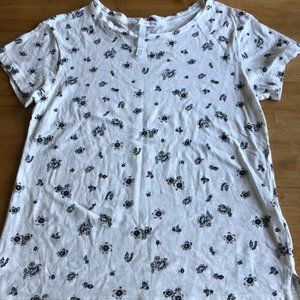 tee Tahari White Short Sleeve T-shirt Black Floral Pattern Size M